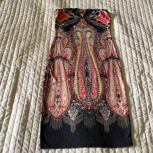 - s t r a p l e s s d r e s s - - Picture 3 of 4